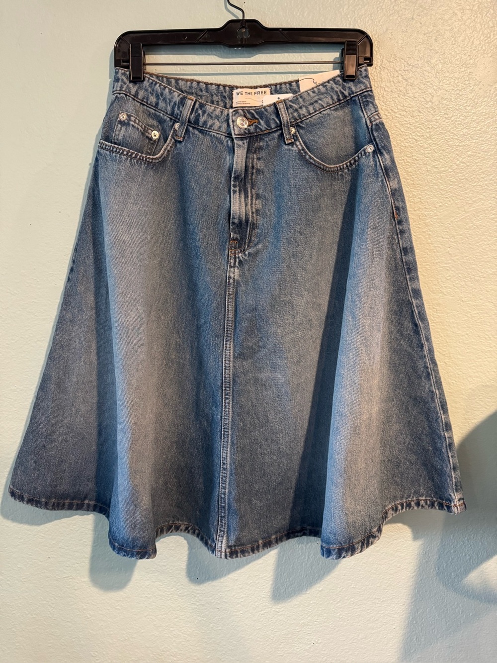 NWT FREE PEOPLE WE THE FREE ECLIPSE DENIM MIDI SKIRT - Picture 4 of 7